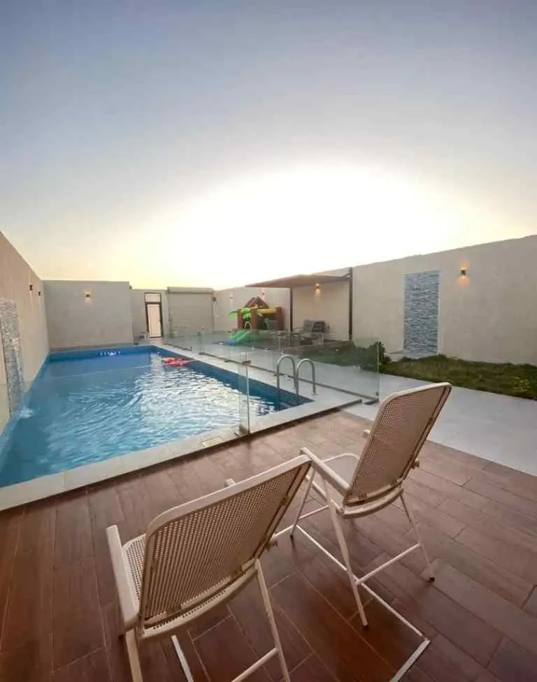 نوفر خدمات بناء استراحات وشاليهات فاخرة بأسعار تنافسية وجودة عالية.