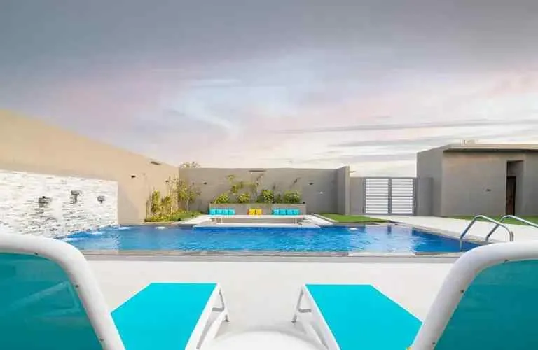 شركتنا رائدة في تنفيذ الشاليهات والاستراحات بكل احترافية ودقة.